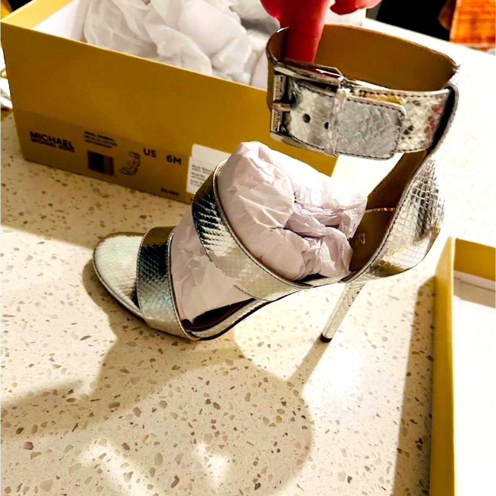 MK Heel